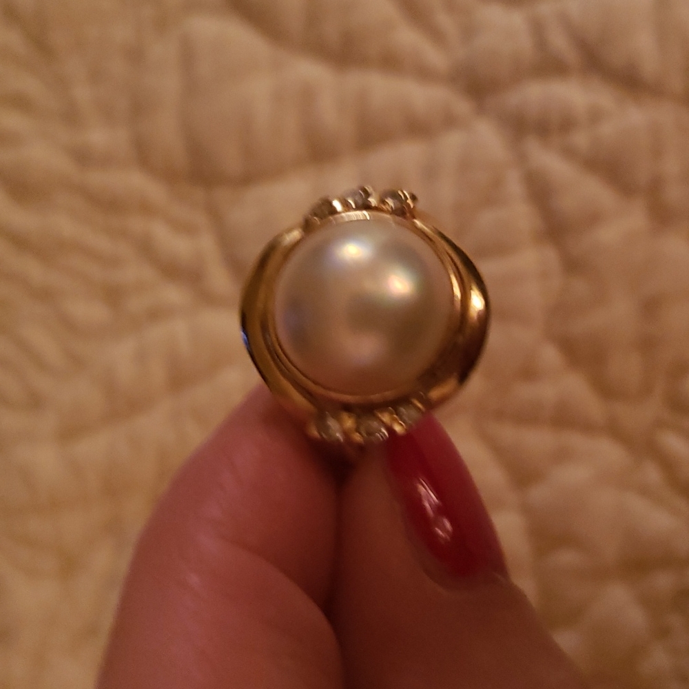 14kt gold ring w/ mabe pearl & 6 diamonds from Bailey, Banks and Biddle. - Picture 2 of 5